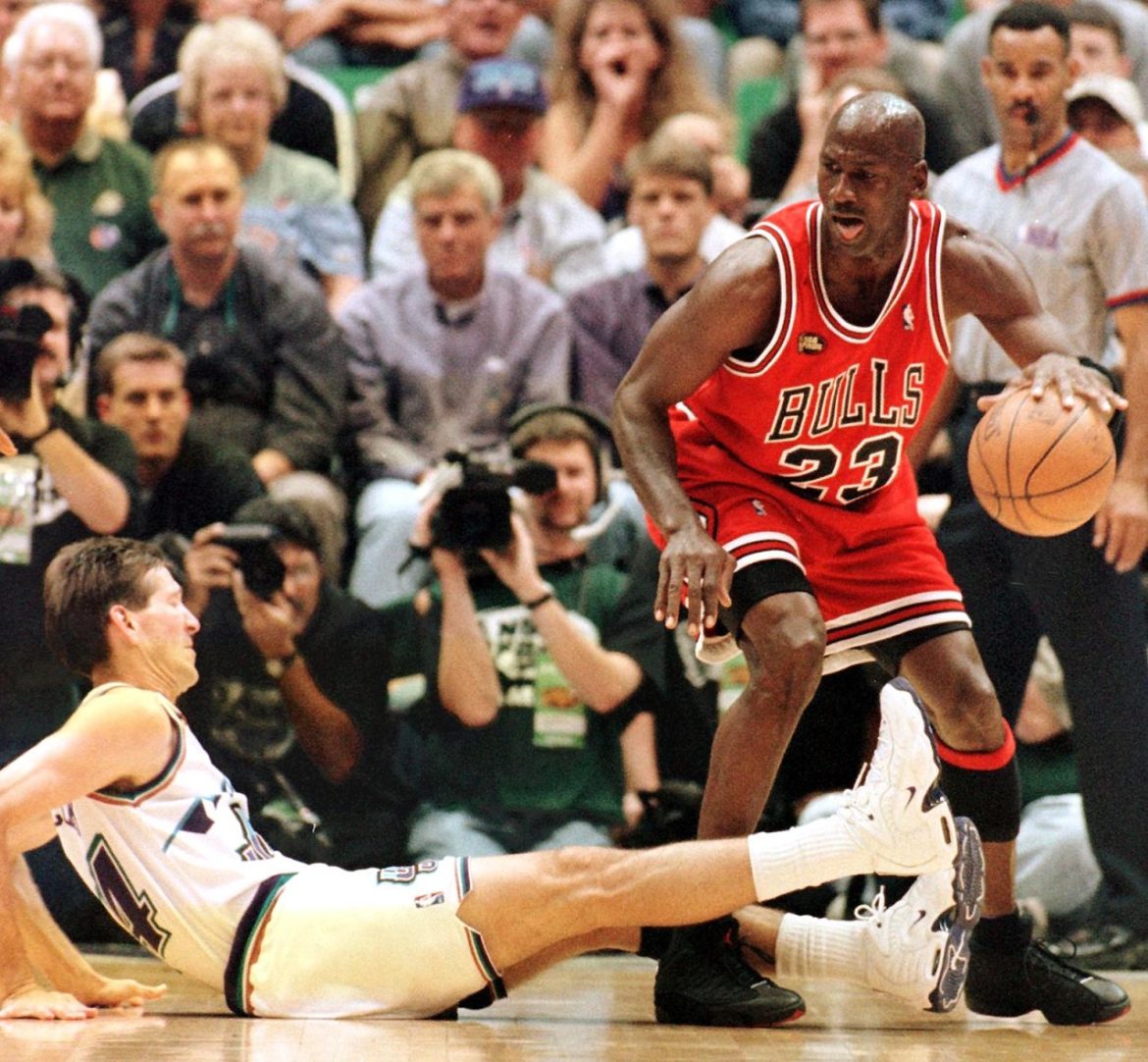 Michael Jordan’ın 1998 NBA Finalleri spor ayakkabısı 2,2 milyon dolarlık rekor bir fiyata satıldı