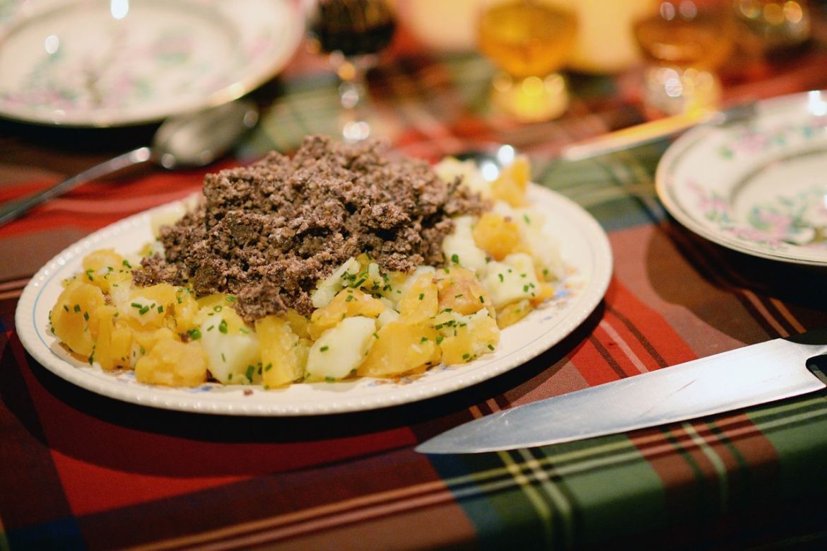 Haggis’in İçinde: İskoçya’nın Ulusal Yemeğinin Sırları